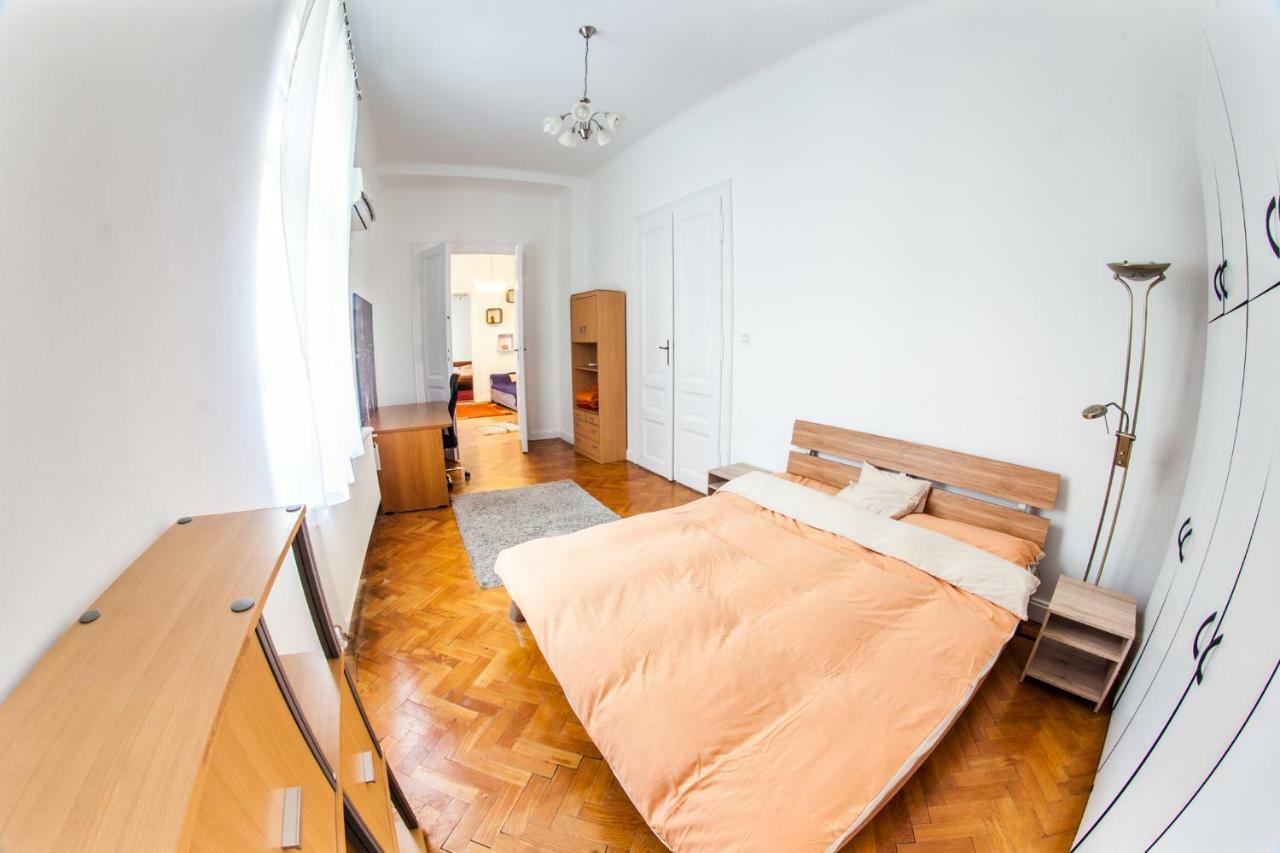 Inner City Apartment Debrecen Luaran gambar
