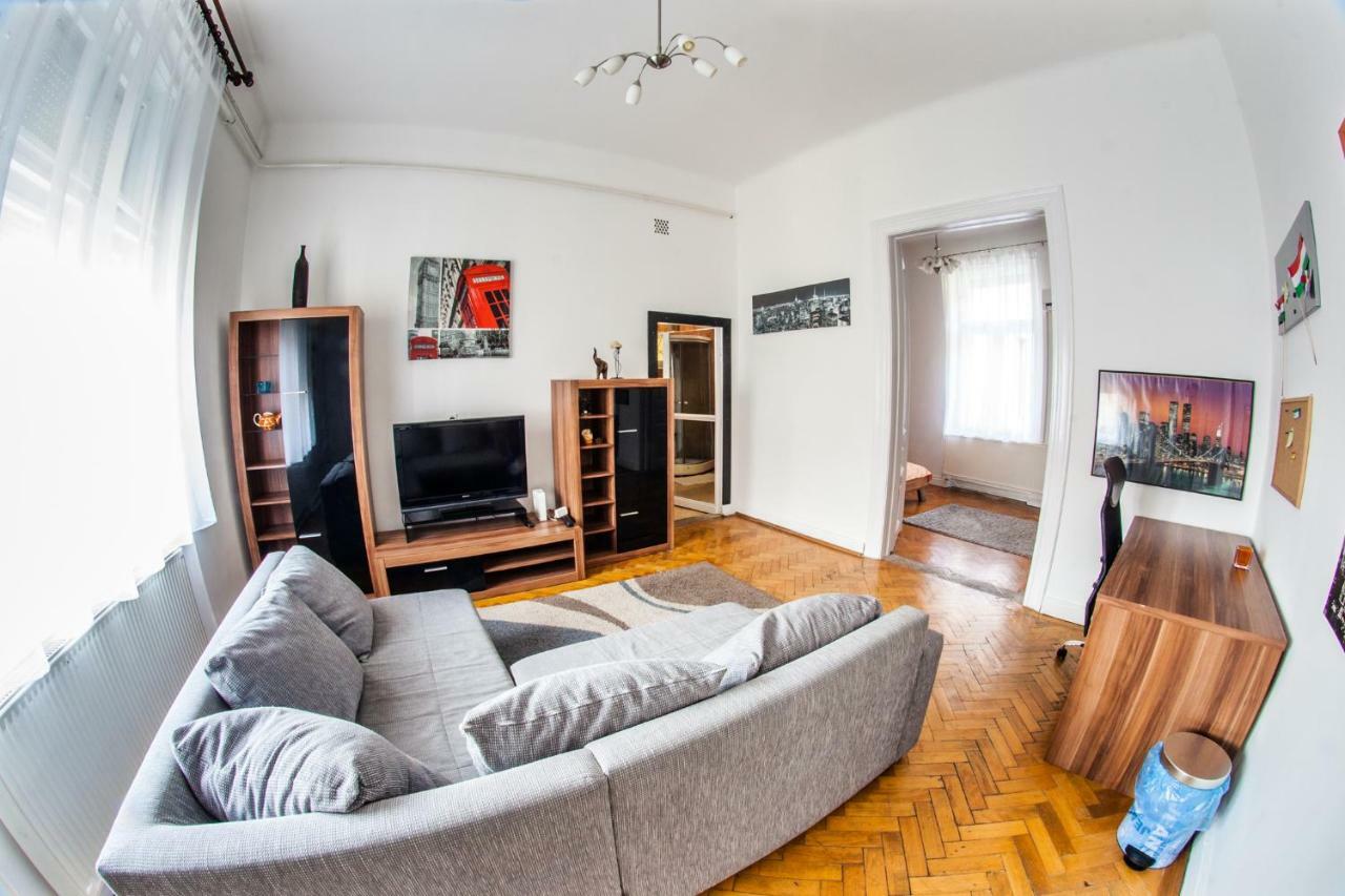 Inner City Apartment Debrecen Luaran gambar