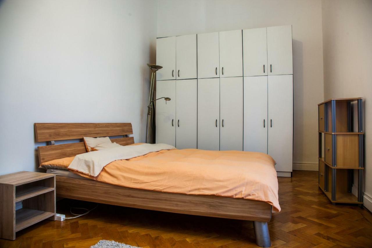 Inner City Apartment Debrecen Luaran gambar